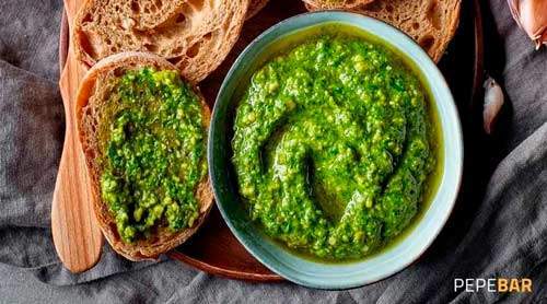 Salsa Pesto de r&uacute;cula y queso de cabra con KitchenAid